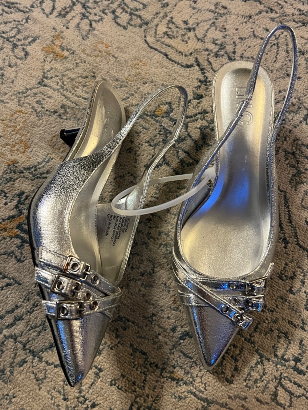 INC International Concepts Silver Pointed Slingback Kitten Heels 6M